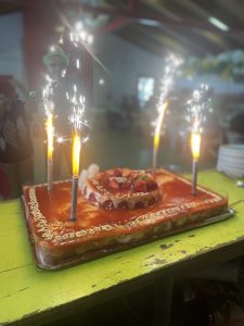gateau d'anniversaire à l'esperou accueil